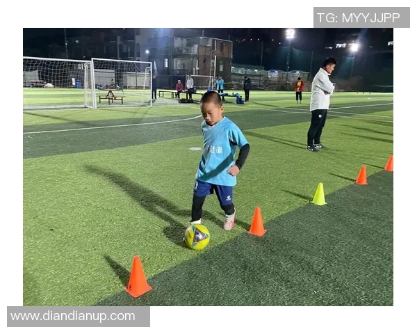 球星足球趣味挑战赛:超强技巧与疯狂创意的终极碰撞 球星足球趣味挑战赛:超强技巧与疯狂创意的终极碰撞