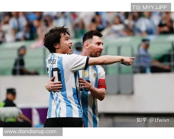 足球场上飞速奔跑的顶级球星是谁谁的速度与激情让对手望尘莫及 足球场上飞速奔跑的顶级球星是谁谁的速度与激情让对手望尘莫及