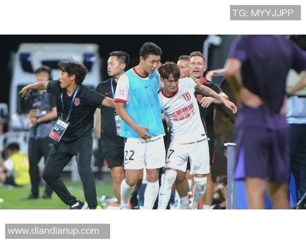 足坛风波不断 球场上那些备受争议的脏球星与他们的背后故事 足坛风波不断 球场上那些备受争议的脏球星与他们的背后故事